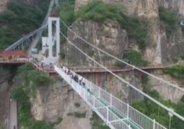 Çin’in en büyük cam köprüsüne ilk adım!