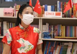 Çinli eğitmen Peng Türkiye'nin Kovid-19 mücadelesini hayranlıkla izliyor
